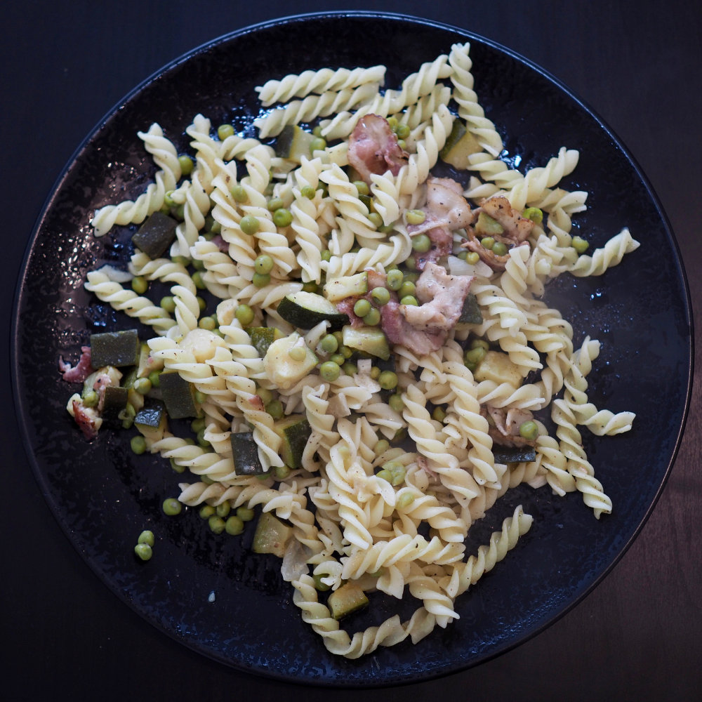 Bacon pea courgette pasta