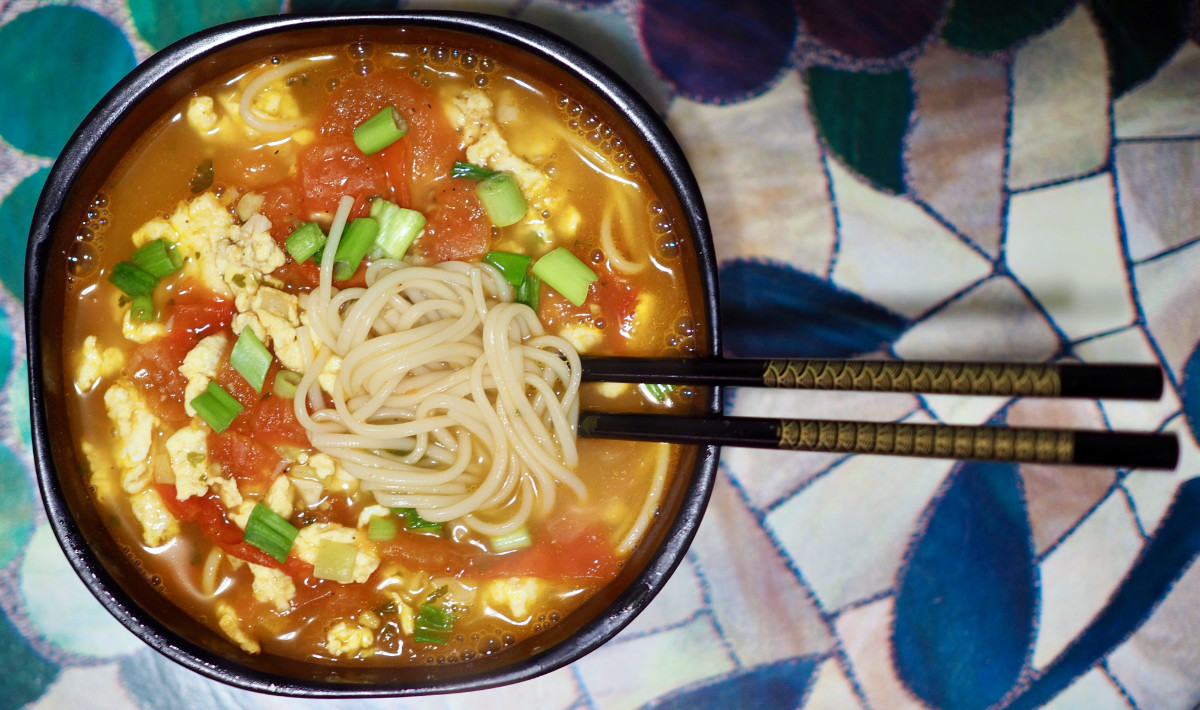 Tomato egg noodles